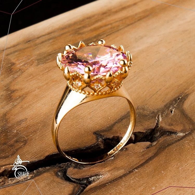 انگشتر با نگین سنگ قیمتی.jpg